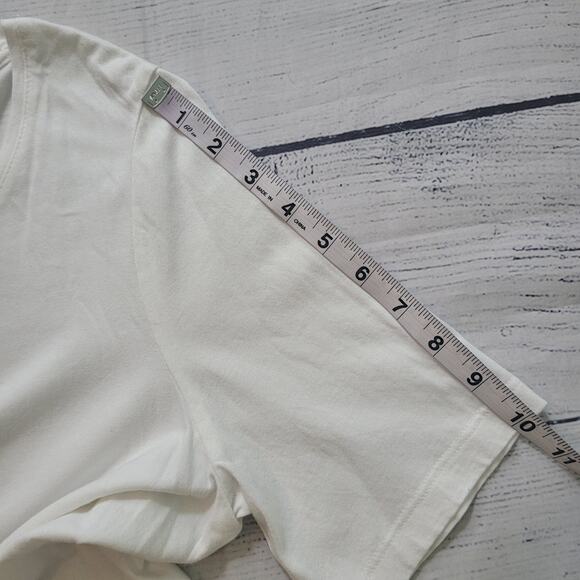 Chico's Size 2 US M Embroidered Cut-Out Lace-Hem Tee White Feminine Minimalist - Picture 6 of 9